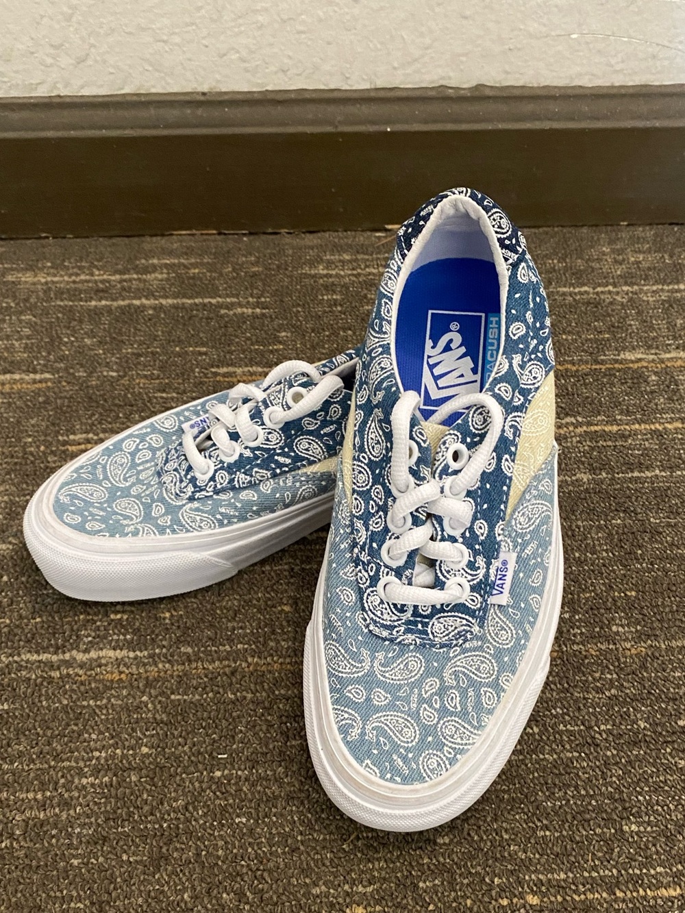 Vans Women Paisley Blue Low-Top Sneakers Size 6 Skateboard
